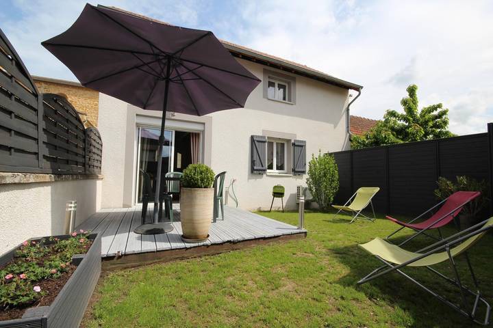 Gîte pour 4 personnes, avec terrasse et jardin - 1