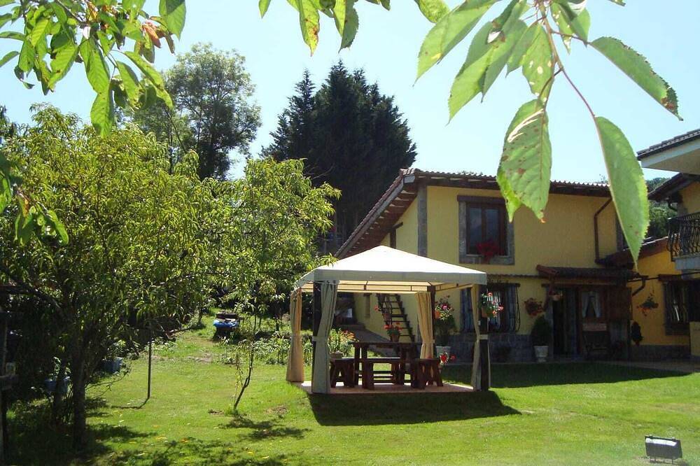 Ganze Wohnung, Apartments La Huerta de la Torre ( Apartment number 1 ) in Sotu Cangues, Cangas de Onís