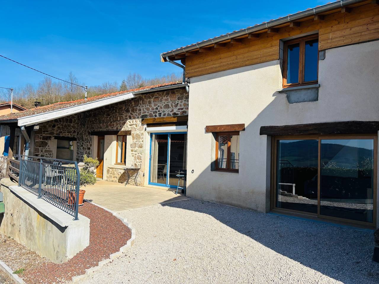 Gîte 'Gite De Clairette Et Nono' with Private Terrace and Wi-Fi in Lantignié, Beaujolais