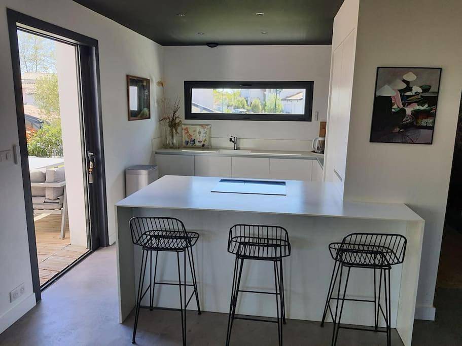 Maison Contemporaine à 5Km De Biarritz Avec Jacuzzi in Bassussarry, Région de Bayonne
