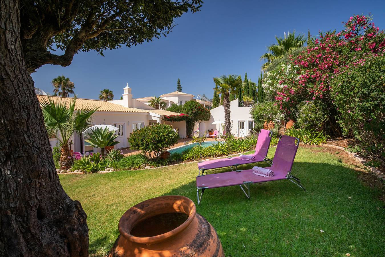 Quinta Felicidade, 4 chambres à coucher villa de vacances avec piscine privée in Luz, District de Faro