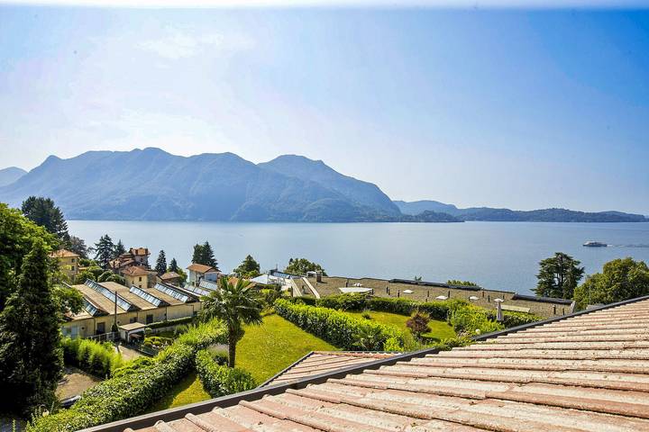 Vakantieappartement voor 3 personen, with zwembad and balkon as well as uitzicht op het meer aan Lago Maggiore