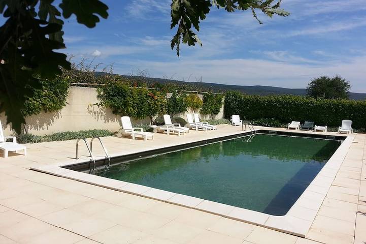 Chambre d’hôte pour 4 personnes, avec piscine et jardin
