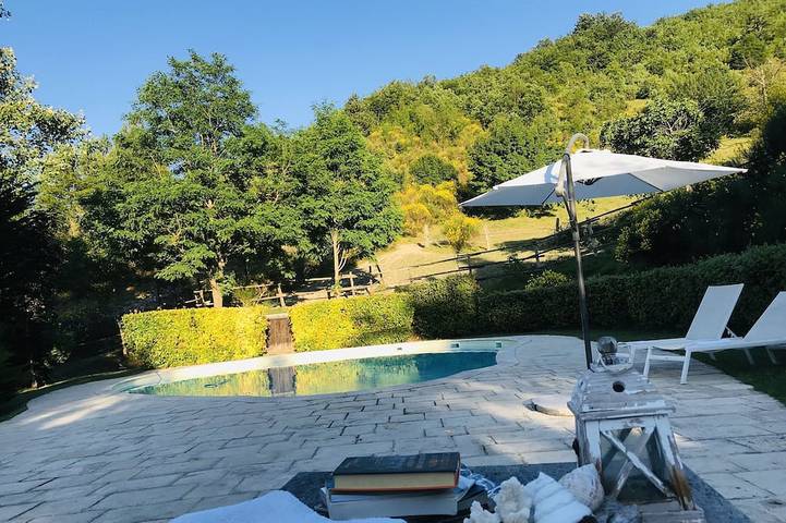 Holiday home for 4 people, with hot tub and garden - 1