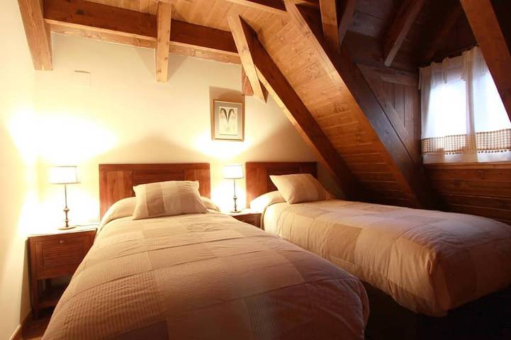 Ganze Wohnung, Charmantes Escarrilla Duplex Apartment in Escarrilla, Sallent de Gállego