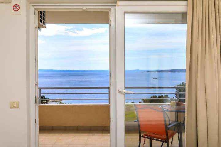 Ferienwohnung für 2 Personen, mit Balkon/Terrasse und Pool in Brela