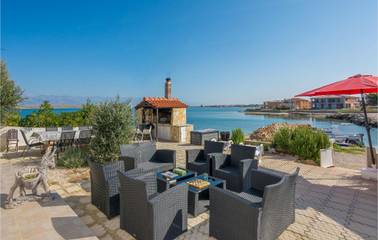 Ferienwohnung für 12 Personen in Vir, Kroatische Adria, Bild 2