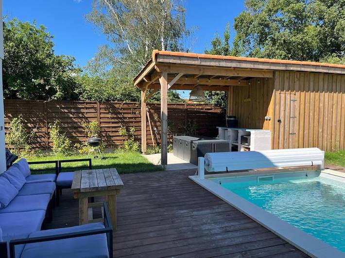 Location de vacances pour 8 personnes, avec jardin et piscine à Saint-Médard-en-Jalles - 2