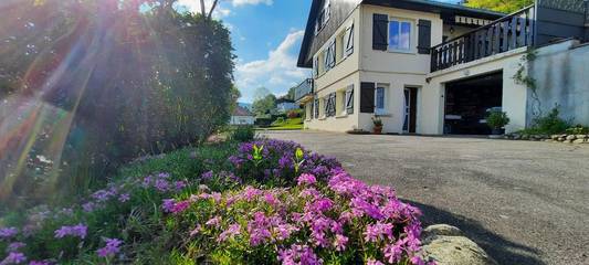 Gîte pour 2 personnes, avec terrasse ainsi que vue et jardin à Saulxures-sur-Moselotte