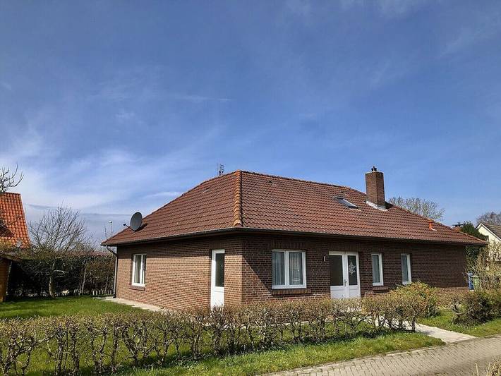 Ferienhaus für 4 Personen, mit Garten und Terrasse in Krummhörn