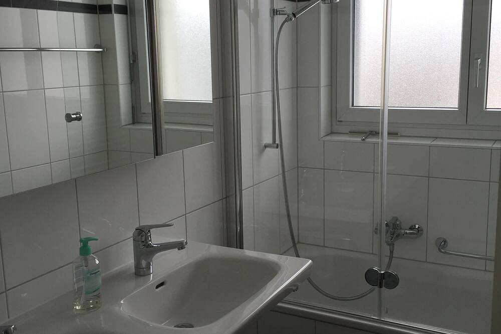 Ganze Wohnung, Familienfreundliche gemütliche Ferienwohnung in ruhiger Lage in Schatzalp, Davos