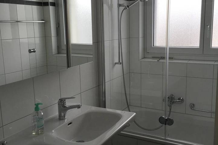 Ganze Wohnung, Familienfreundliche gemütliche Ferienwohnung in ruhiger Lage in Flüelapass, Davos
