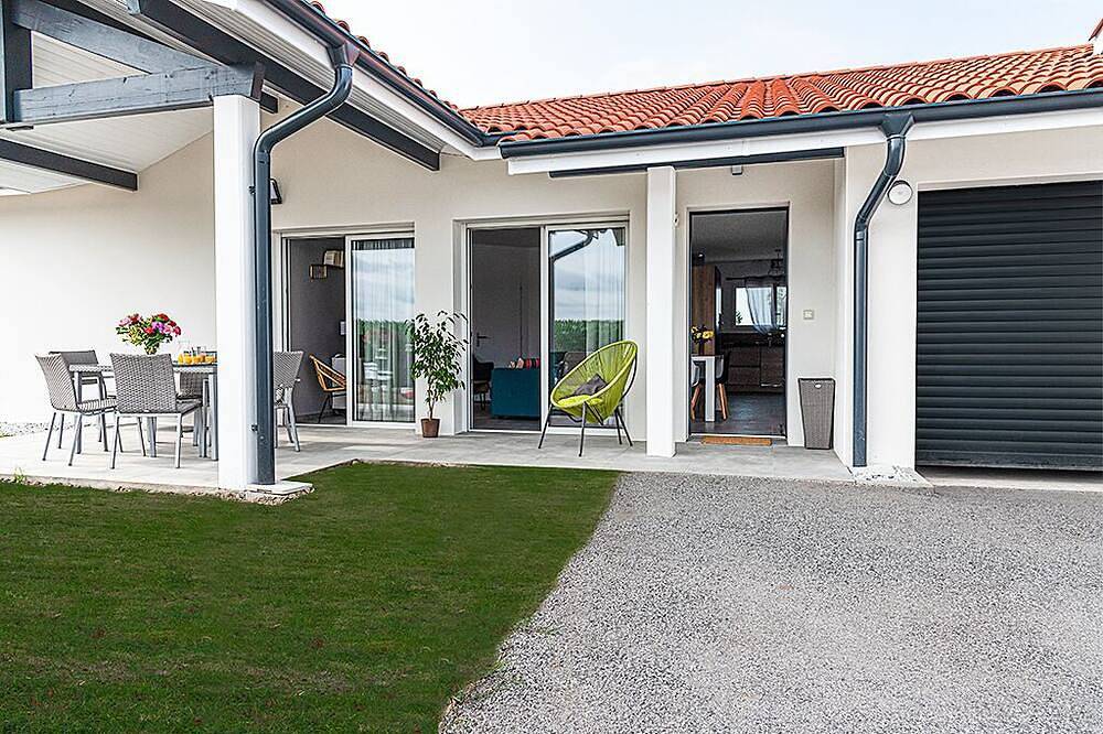 Villa neuve accessible 5/7 pers avec piscine in Orx, Côte d’Argent
