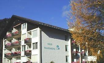 Ferienwohnung für 4 Personen, mit Balkon und Pool sowie Sauna und Garten, mit Haustier in Tiefenbach (Oberstdorf)