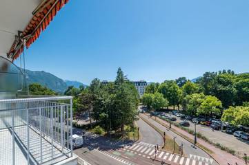Gîte pour 4 personnes, avec balcon et vue sur le lac dans Casino Imperial Palace Annecy