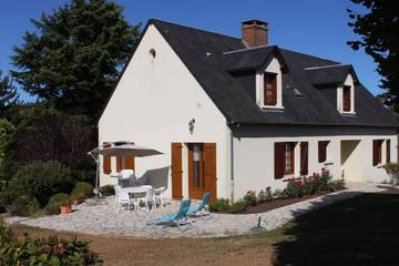 Gîte pour 11 personnes, avec jardin à Conflans-sur-Anille