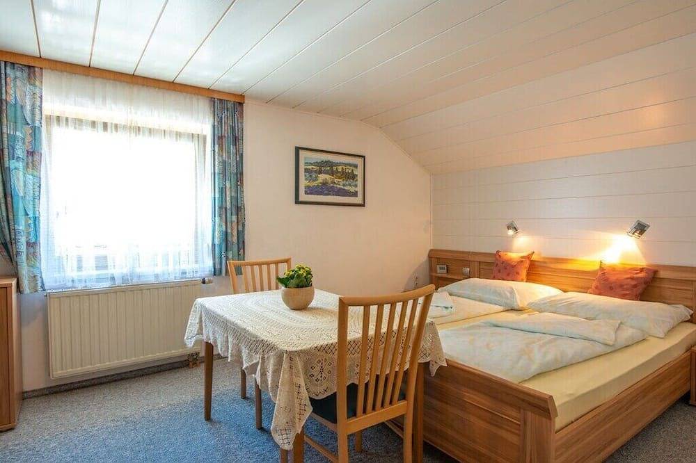 Ferienhaus in Ebensee mit Schwimmbecken in Salzkammergut-Berge, Ebensee