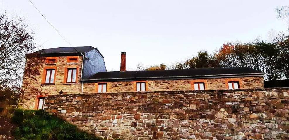Location de vacances pour 10 personnes, avec vue et jardin, adapté aux familles dans Mont (Houffalize)