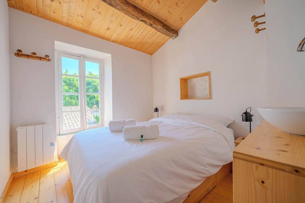 The Song of Venelles - House & its annex in Les Portes-en-Ré, Ile de Re