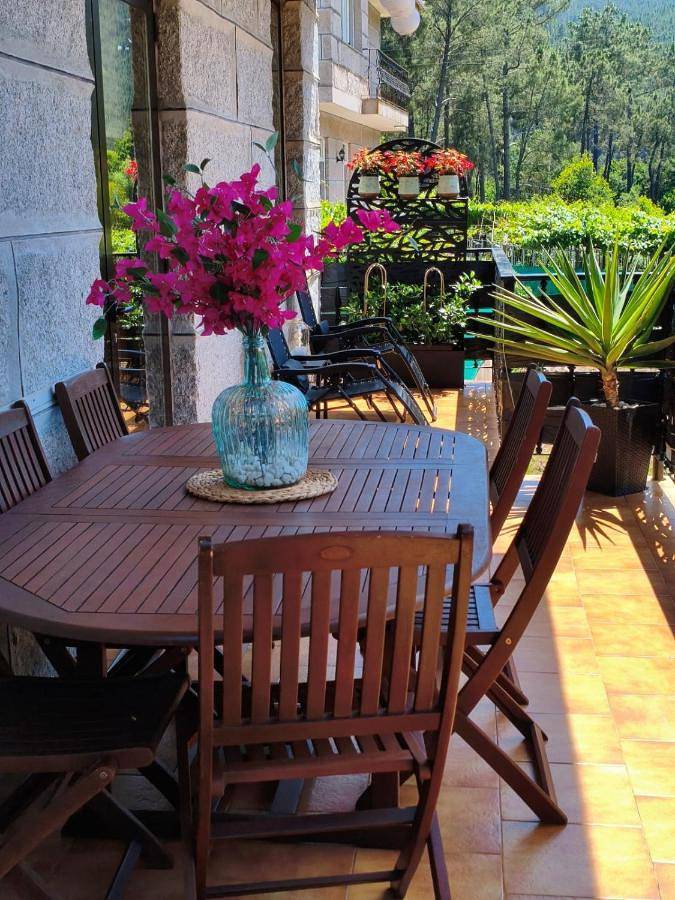 Apartamento para 8 personas, con Balcón y Terraza además de Jardín y Vistas en Ribadavia