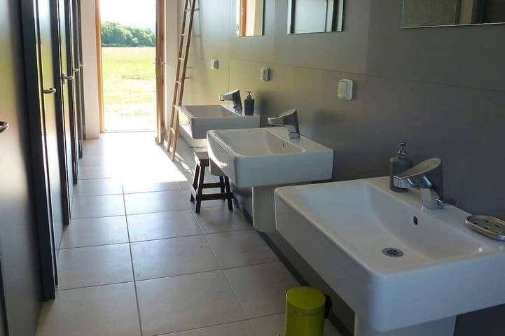 Gîte pour 4 personnes, avec jardin à Lugny - 4