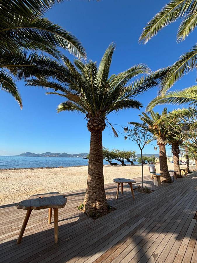 Gîte pour 4 personnes, avec Balcon ainsi que Terrasse et Vue dans Bijou Plage Cannes