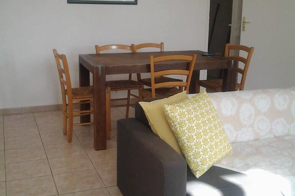 Appartement entier, Appartement familial  en plein cœur d'un village typique en haute corse in Vescovato, Arrondissement de Corte