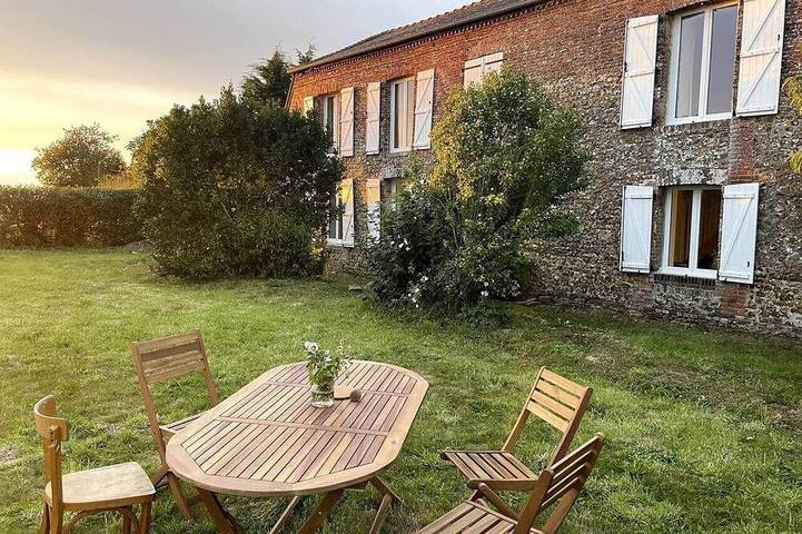 Location de vacances pour 8 personnes, avec terrasse et jardin à Notre-Dame-du-Hamel