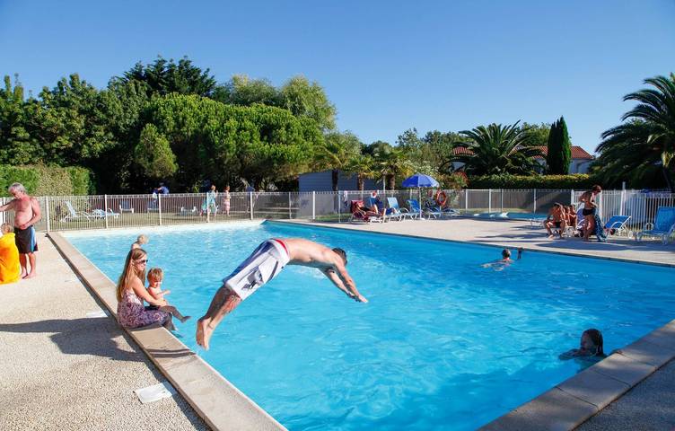 Apartamento entero, Residence Le Village des Amareyeurs 4p8p in Le Château-d'Oléron, Côte de Beauté