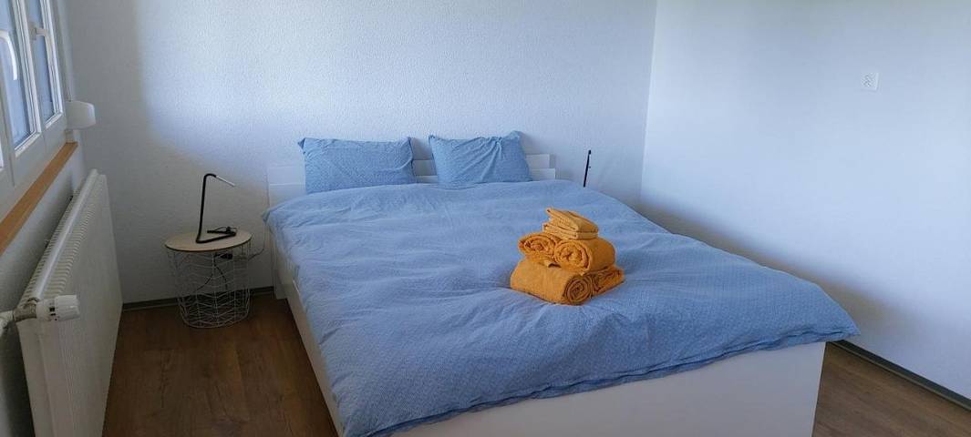 Location de vacances pour 4 personnes, avec Terrasse ainsi que Jardin et Vue à Montfaucon