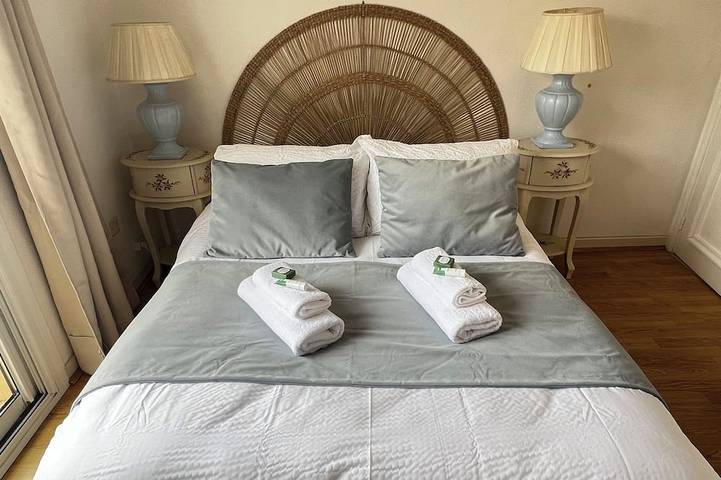 Location de vacances pour 12 personnes, avec terrasse et jardin, animaux acceptés à Roussas - 2