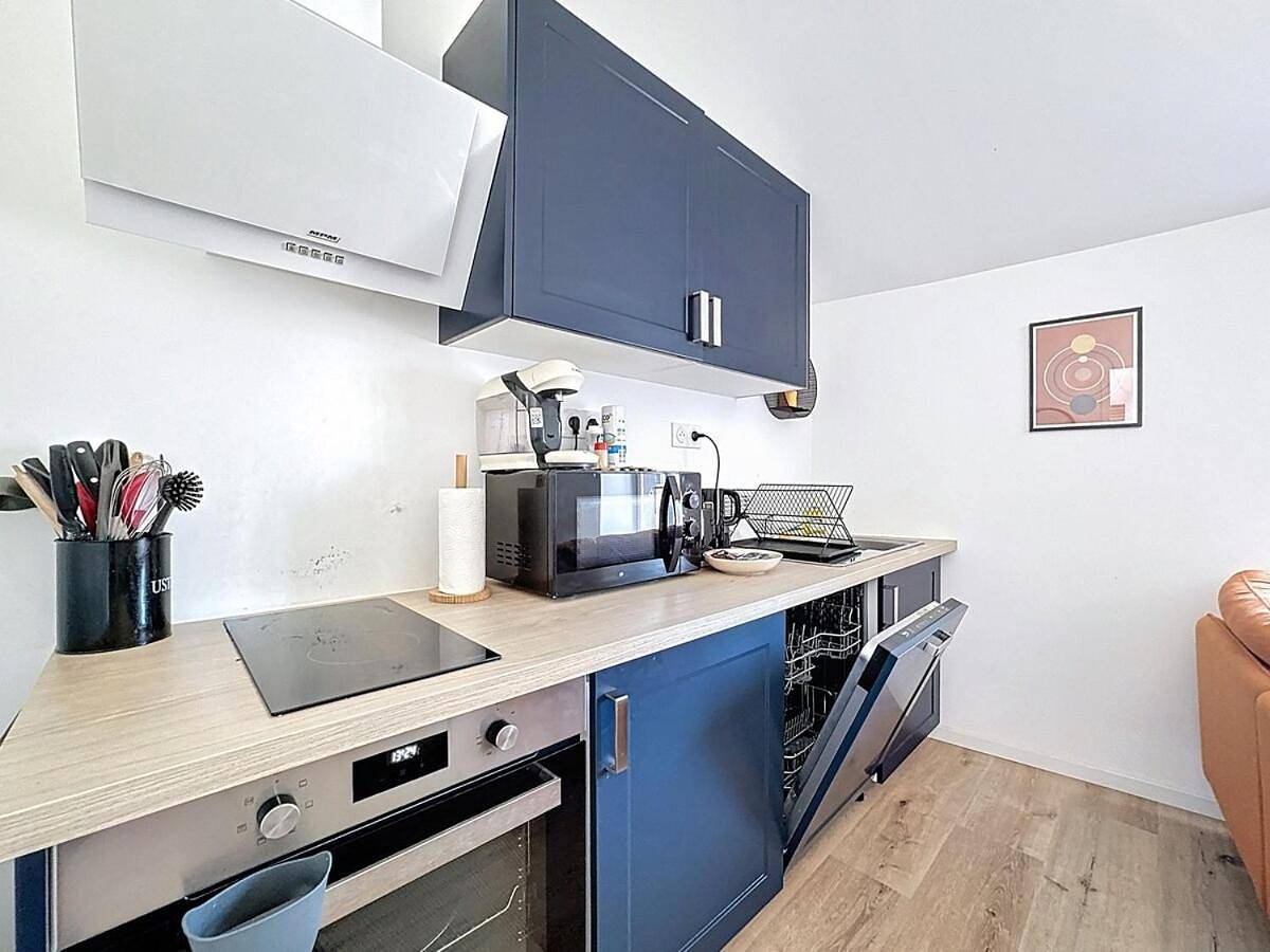 Appartement entier, One-Bedroom Apartment in Aulnat, Région de Clermont-Ferrand