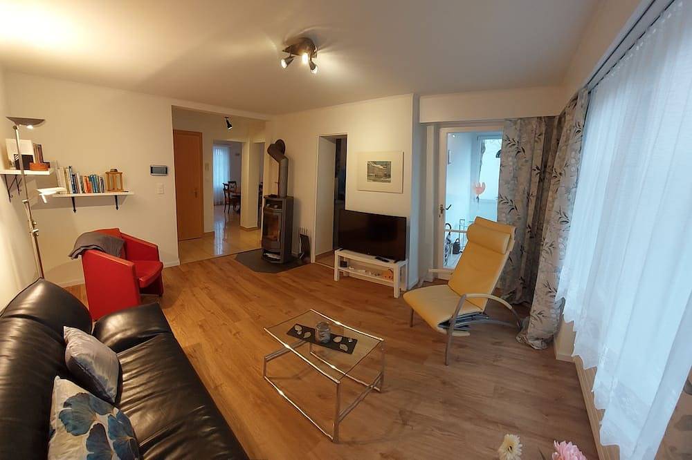 Ganze Wohnung, Renovierte 4,5-Zi-Wohnung mit Parkplatz in ruhiger Lage - 90m2 in Wil SG 2 Oberstadt, Wil (SG)