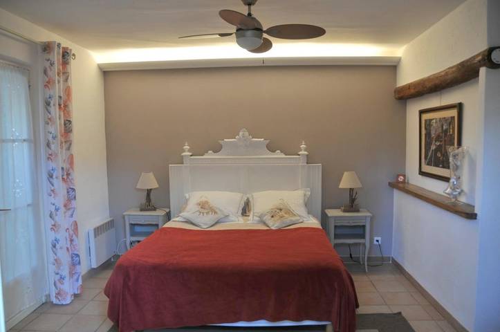 Chambre d’hôte pour 3 personnes, avec piscine ainsi que vue et jardin à Grimaud - 3