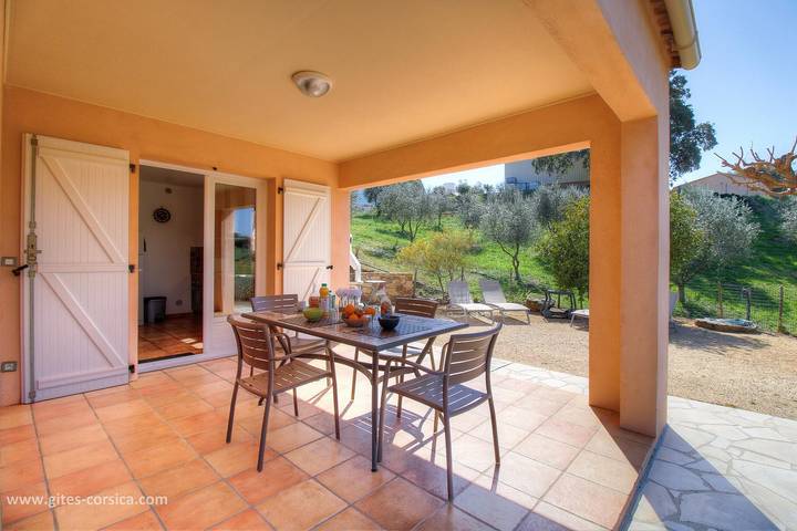 Gîte pour 4 personnes, avec Terrasse ainsi que Jardin et Vue à Sollacaro - 4