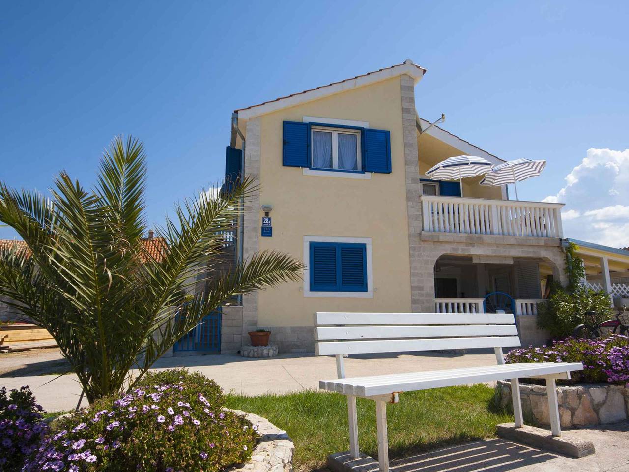 Ganze Ferienwohnung, Apartment am Meer mit Balkon, Meerblick, Wlan und Klimaanlage  in Krapanj, Krapanj (Kroatische Adria)