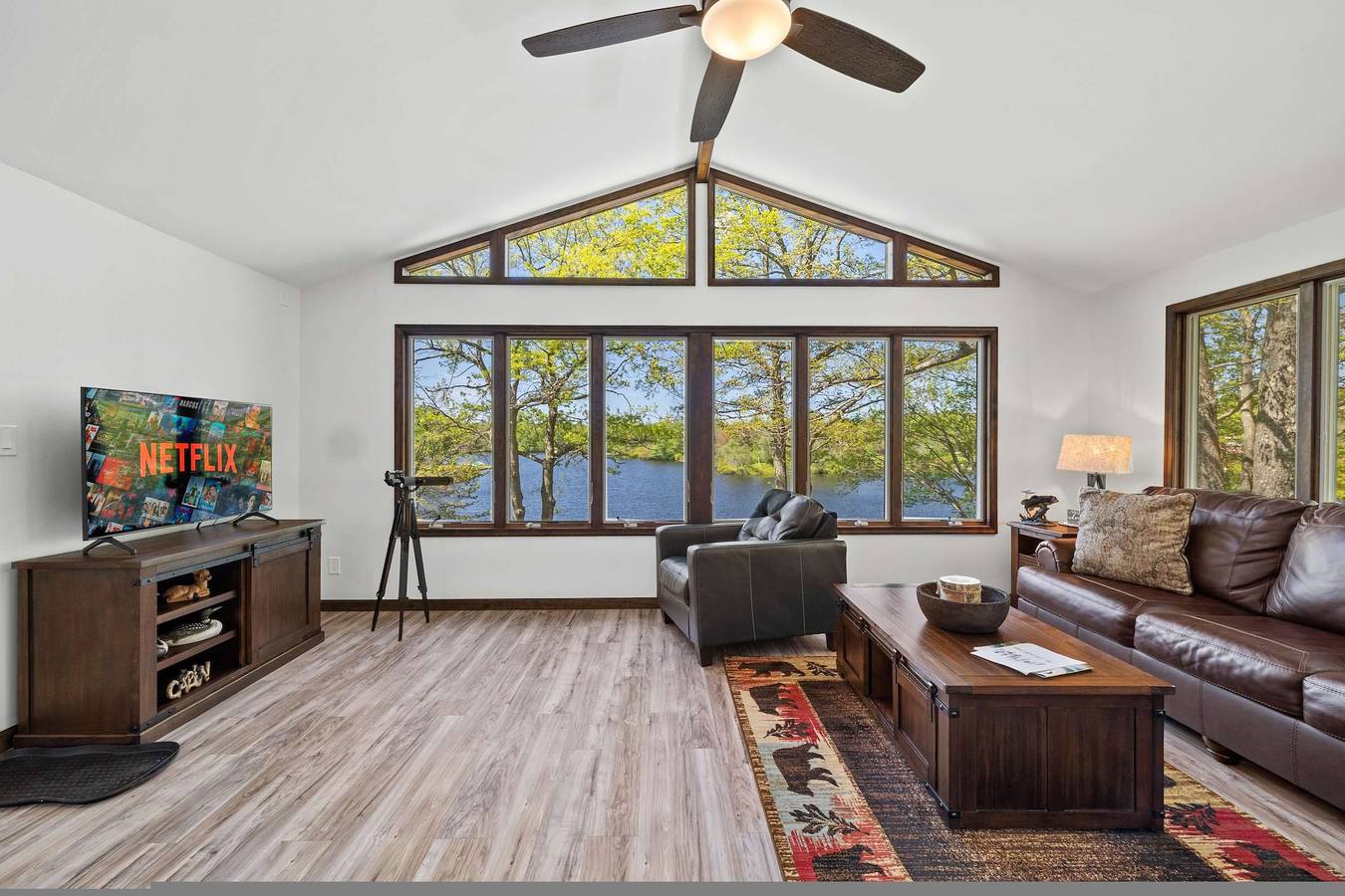 Lakefront with Hot Tub Mins2 Camelback Ski Resort in Long Pond