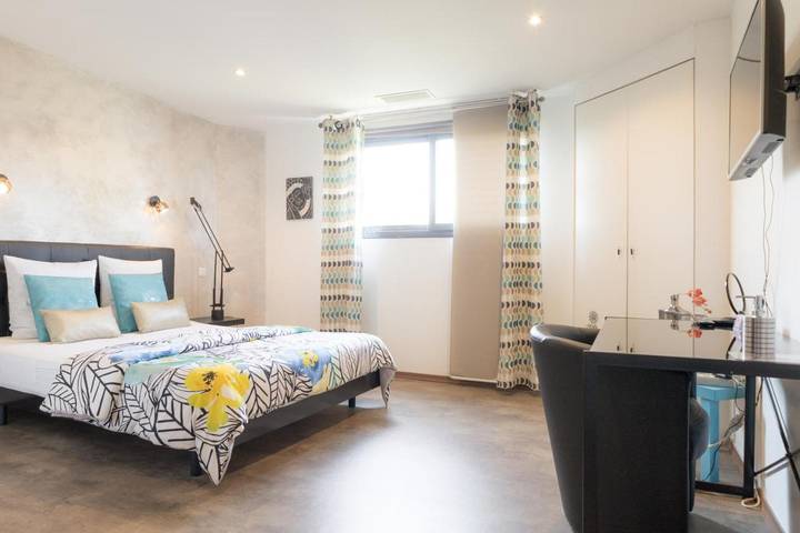 Maison d’hôte pour 3 personnes, avec jardin ainsi que terrasse et jacuzzi à Bordeaux - 2