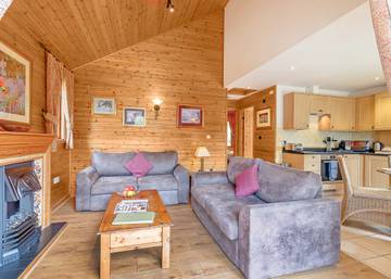 Chalet for 4 People in Tilford, South East England, Photo 2