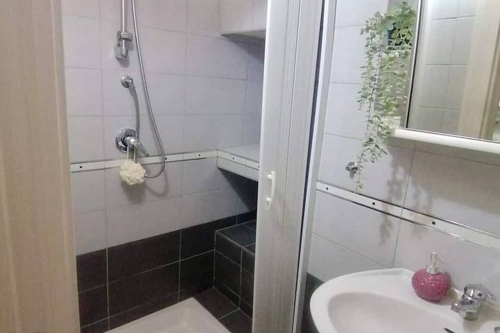 Ganze Wohnung, [Domus Helianthus] Gemütliches Loft, WLAN, Parkplatz in Salandra, Piana del Metaponto