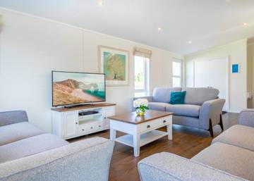 Holiday Home for 10 People in Milford-on-Sea, New Forest, Photo 3