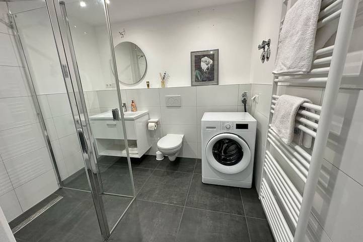 Ganze Wohnung, Modernes Apartment I Parkplatz I Terrasse I Sehr Beliebt bei Wanderer in Blumberg, Südschwarzwald