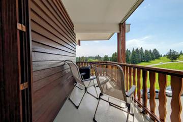 Gîte pour 4 personnes, avec terrasse à Les Déserts