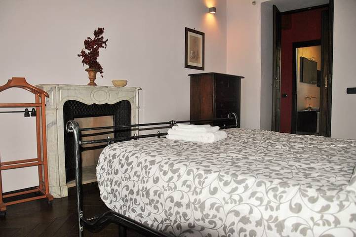 Ferienwohnung für 2 Personen, mit Whirlpool und Balkon in Turin - 2