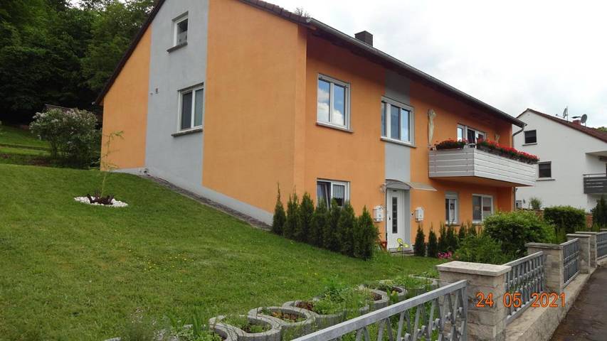 Ferienwohnung für 6 Personen, mit Terrasse und Garten sowie Ausblick in Ebrach
