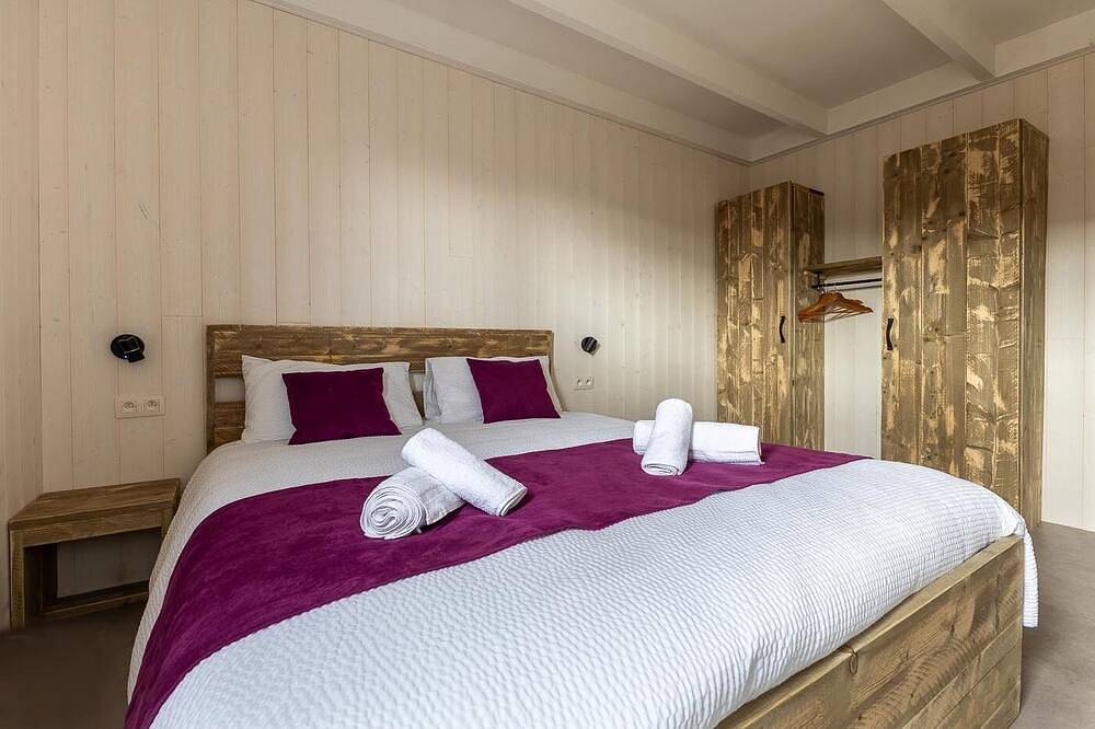 Appartement entier, Lodge celtillos + pmr + 4 saisons in Vic-le-Comte, Parc Naturel Régional Livradois-Forez