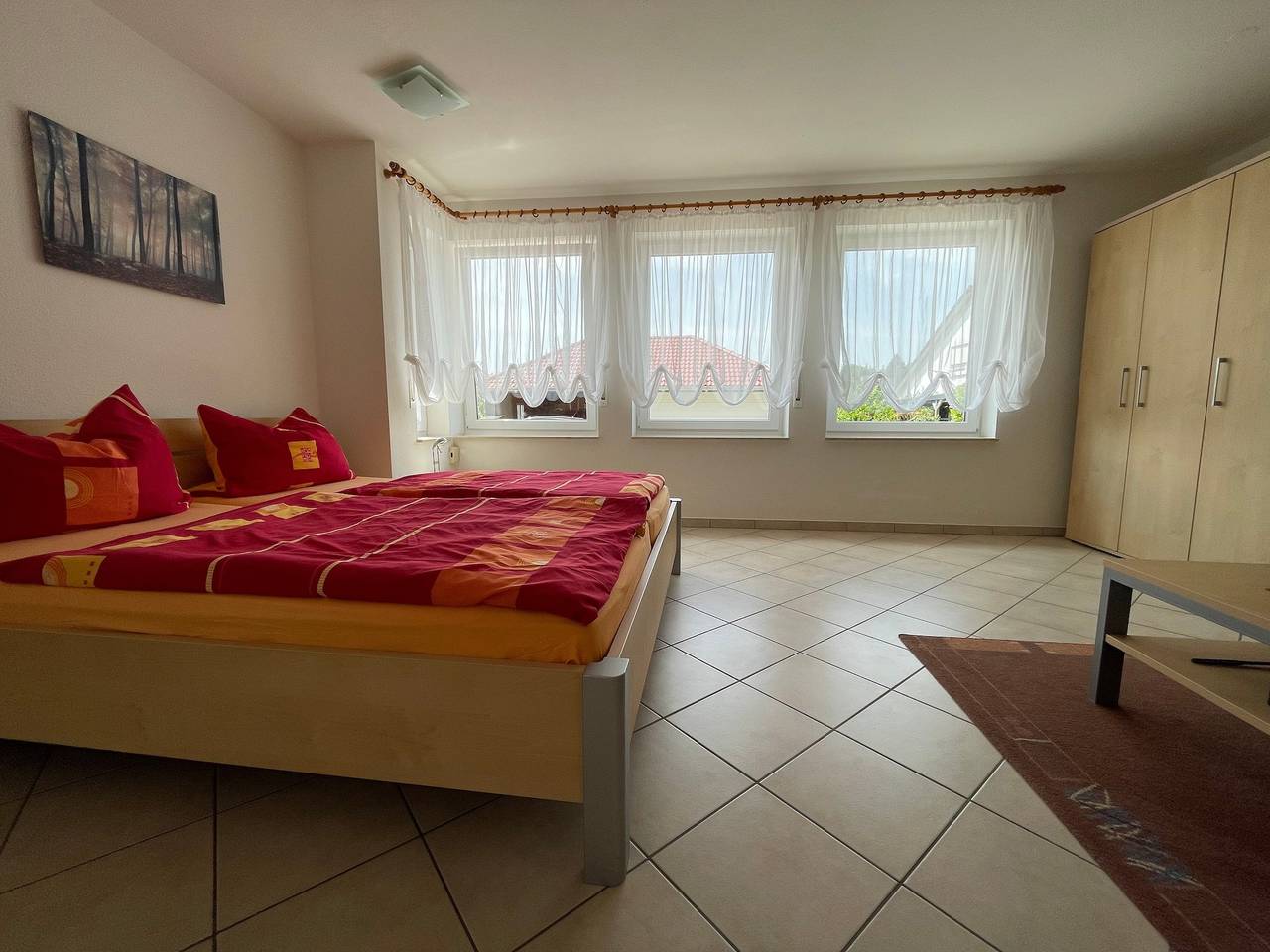 Entire apartment, Apartment 'Nell' with Private Terrace, Private Garden and Wi-Fi in Daisendorf, Region Bodensee-Oberschwaben