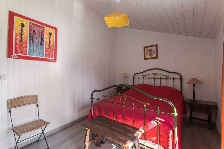 Location de vacances pour 8 personnes, avec jardin à Jujols - 3