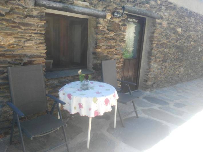 Albergue para 4 personas, con Terraza y Jardín además de Piscina y Vistas en Yegen - 2