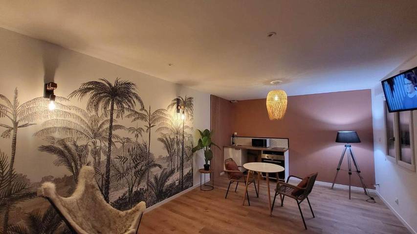 Location de vacances pour 2 personnes, avec vue sur le lac ainsi que vue et jardin dans Lac d'Ardres - 3